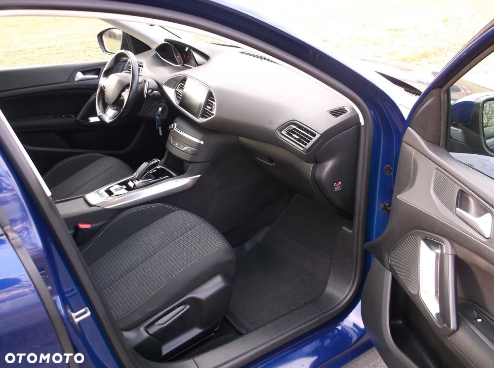 Peugeot 308 PureTech 130 GPF EAT8 Black Edition - 10