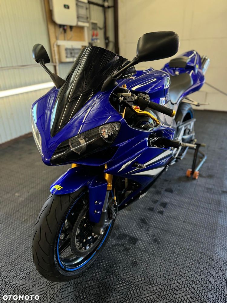 Yamaha R1 - 5
