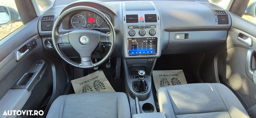 Volkswagen Touran - 6