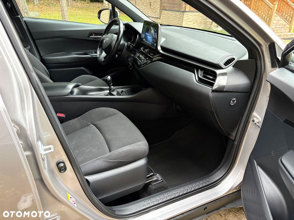 Toyota C-HR 1.2 T Dynamic - 9