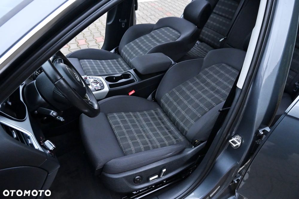 Audi A4 Avant 2.0 TDI DPF clean diesel quattro S tronic S line Sportpaket - 28