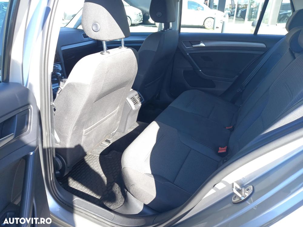 Volkswagen Golf - 13