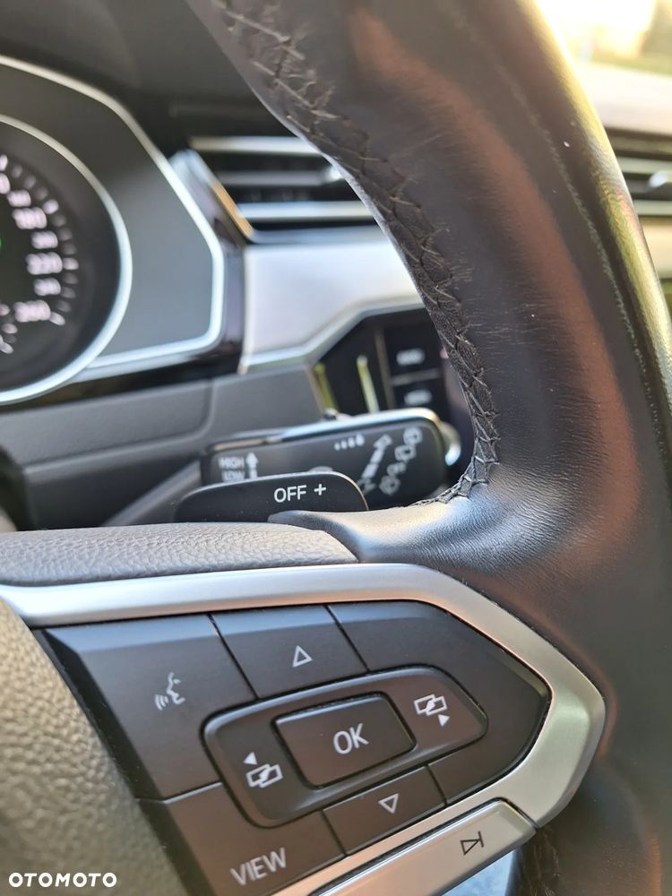 Volkswagen Passat 2.0 TDI SCR Elegance DSG - 16