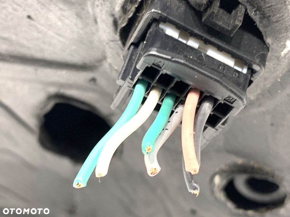 LUSTERKO PRAWY - 210.00 PLN - RENAULT MEGANE III Grandtour (KZ0/1) 2008 - 2022 1.9 dCi (KZ0J, KZ0N, - 6