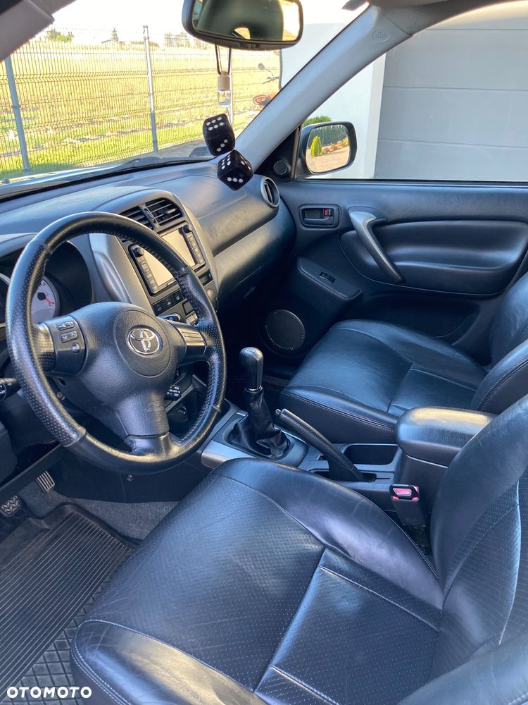 Toyota RAV4 2.0 VVT-i 4x4 - 6