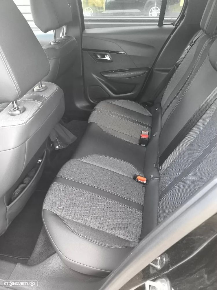 Peugeot e-208 - 4