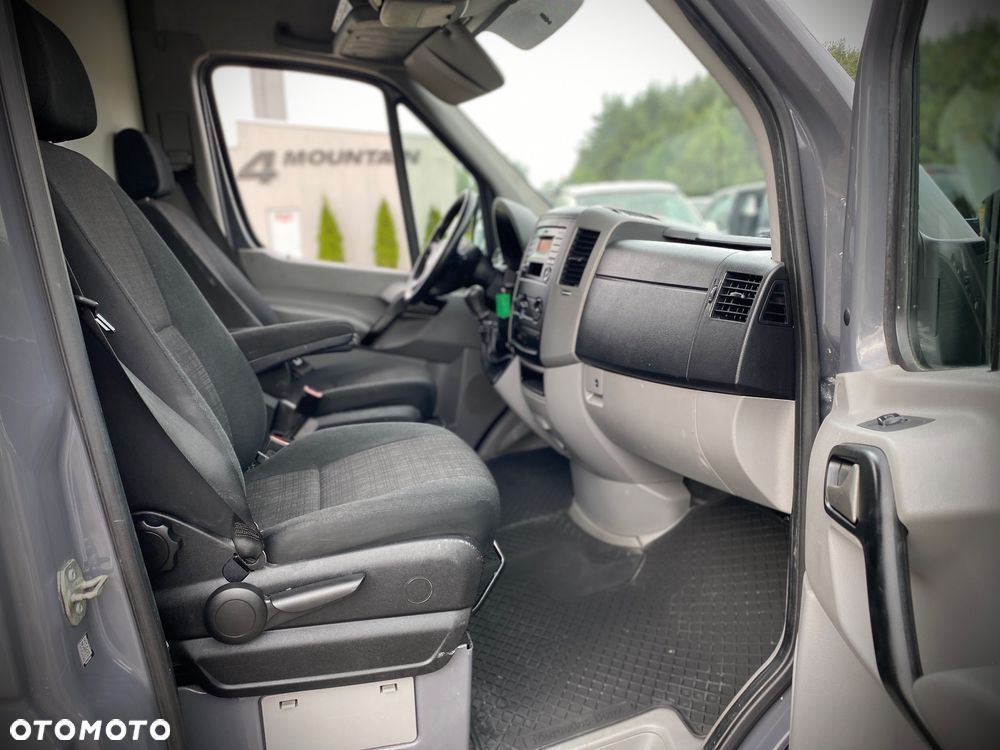 Mercedes-Benz Sprinter - 10