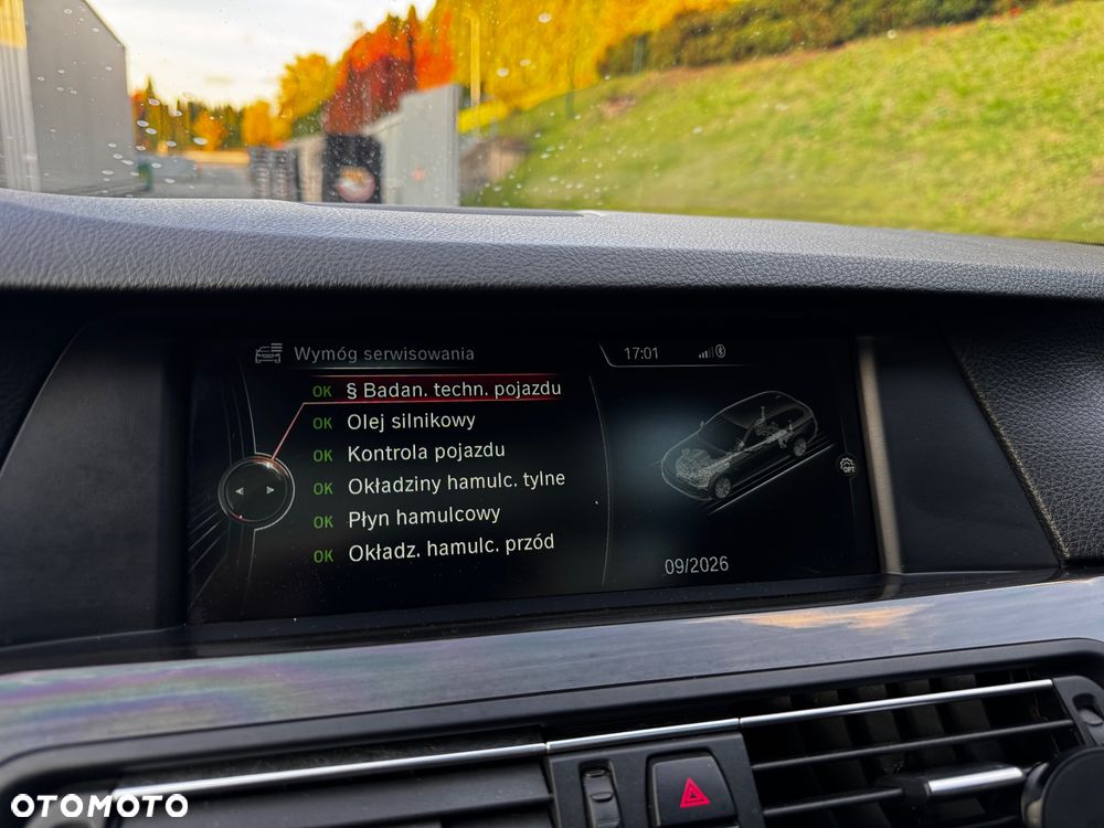 BMW Seria 5 530d xDrive Luxury Line - 31