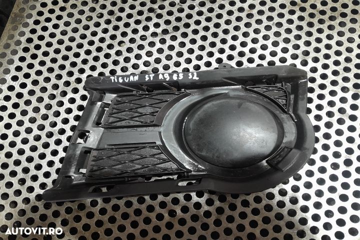 Grila proiector stanga 5N0853665 5N0853665 Volkswagen VW Tiguan 1 5N - 1