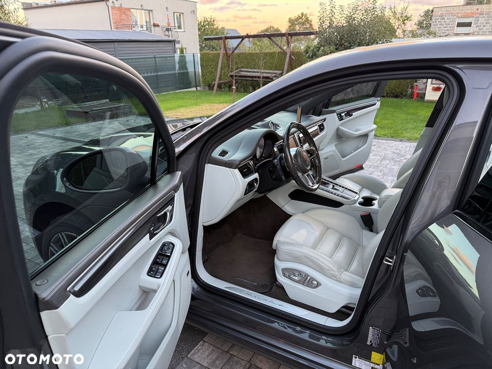 Porsche Macan Turbo PDK - 14