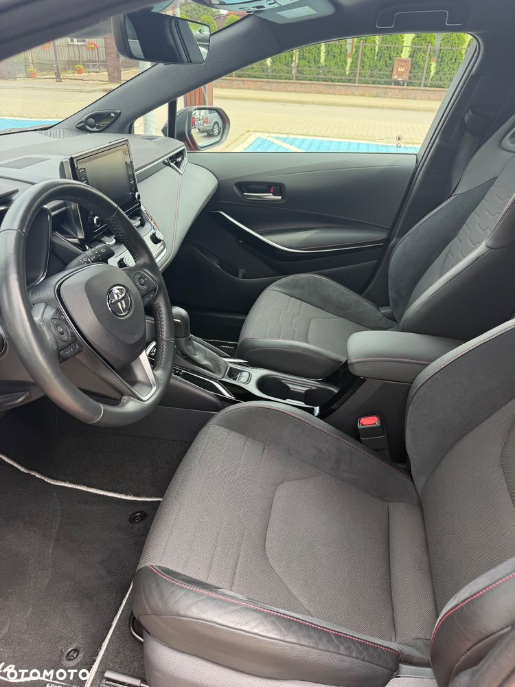 Toyota Corolla 2.0 Hybrid Executive - 17