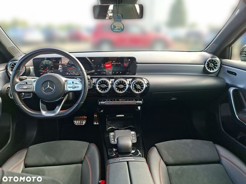 Mercedes-Benz Klasa A 250 4-Matic AMG Line 7G-DCT - 12