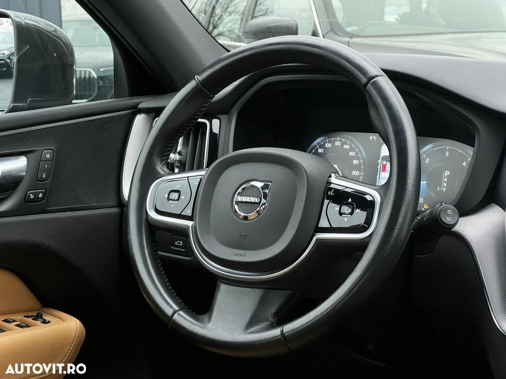 VOLVO XC60 2017 — imagine 37