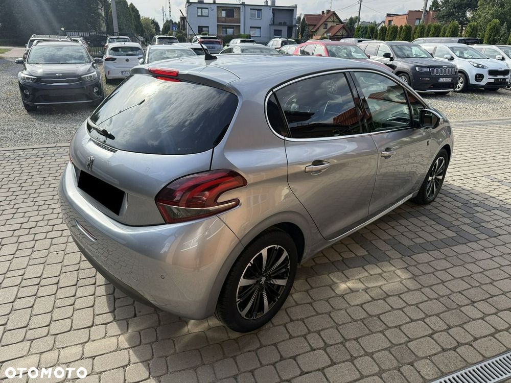 Peugeot 208 - 6