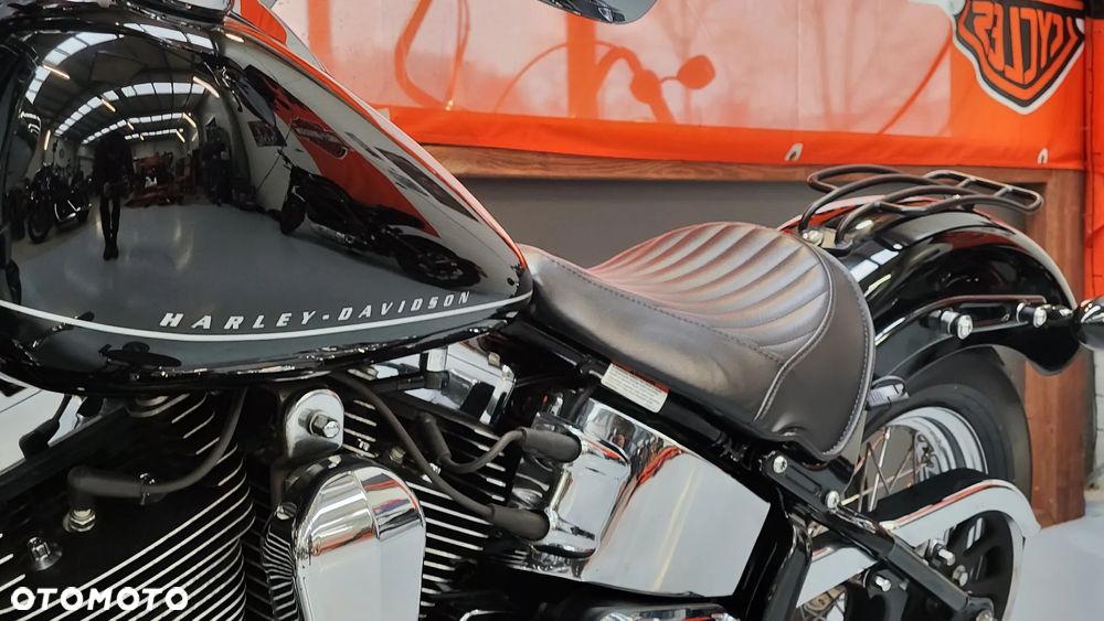 Harley-Davidson Softail Custom - 25