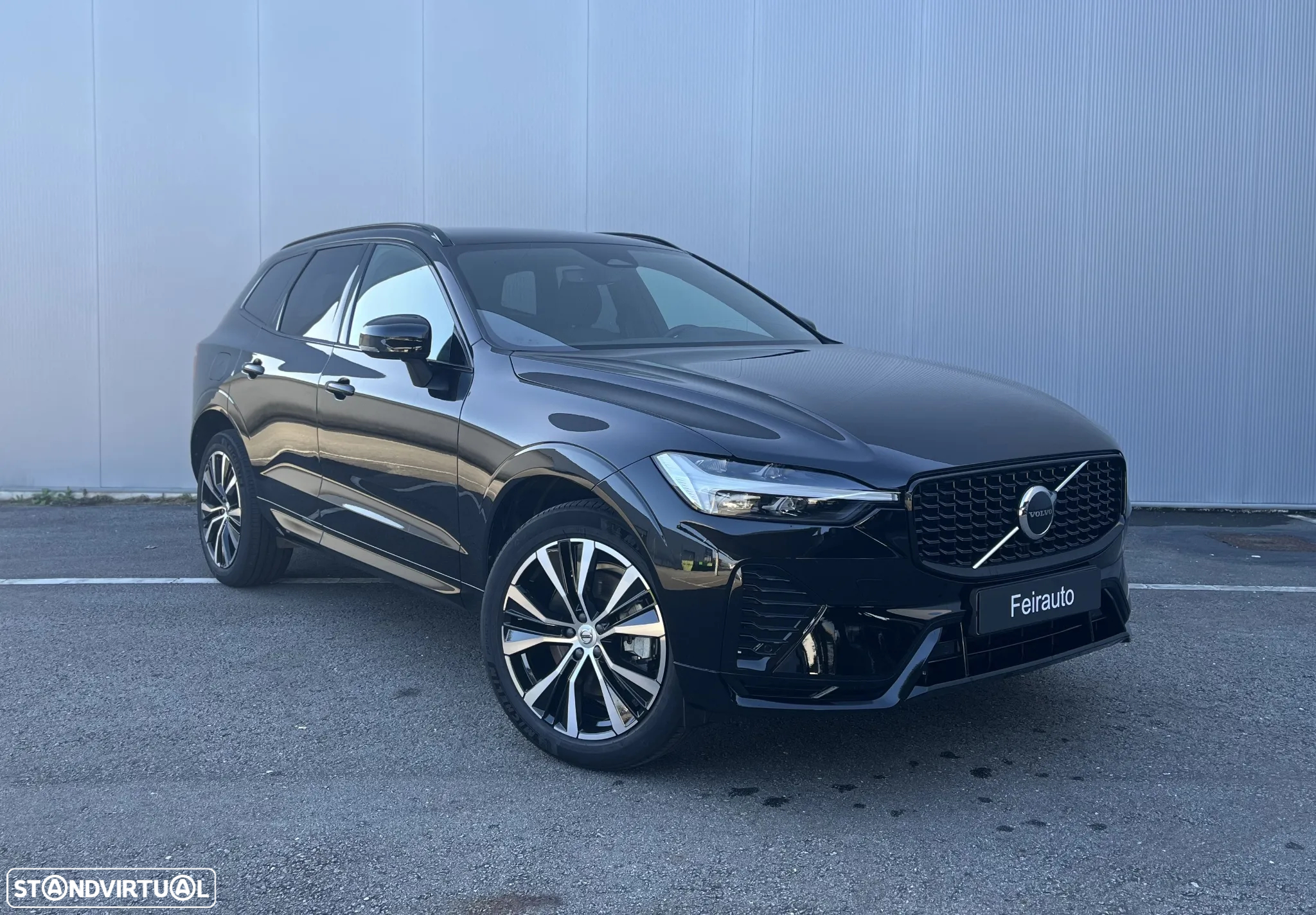 Volvo XC 60 2.0 B4 Plus Dark - 4