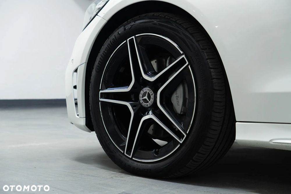 Mercedes-Benz C-Class 2018 photo 3
