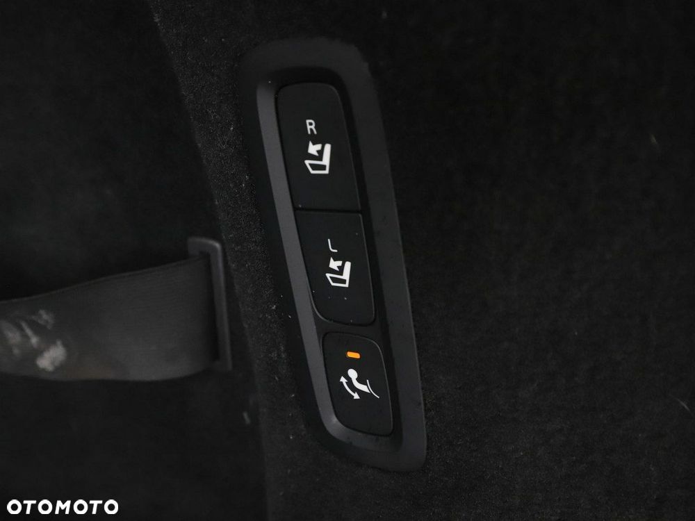 Volvo V90 T8 Twin Engine AWD Momentum - 40