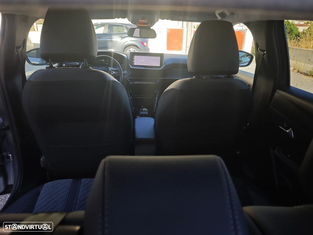 Peugeot e-208 Allure - 38