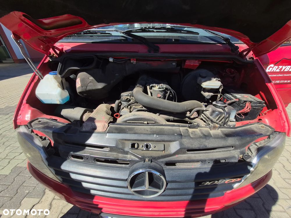 Mercedes-Benz Sprinter - 24