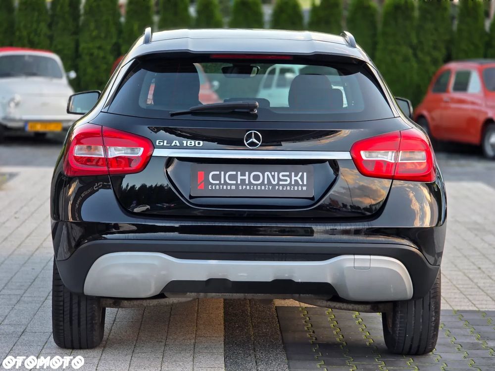 Mercedes-Benz GLA 180 7G-DCT Style - 7