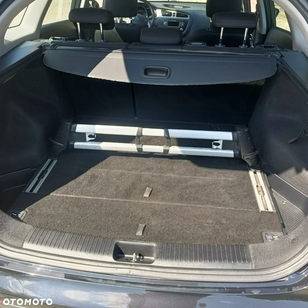 Kia Ceed - 11