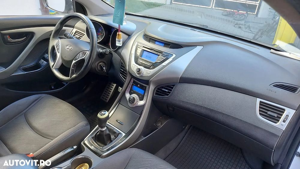 Hyundai Elantra 1.6 MPi Comfort - 6