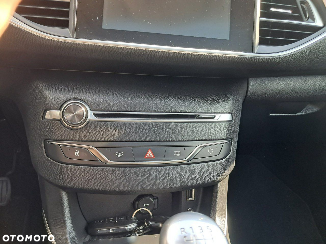 Peugeot 308 - 17