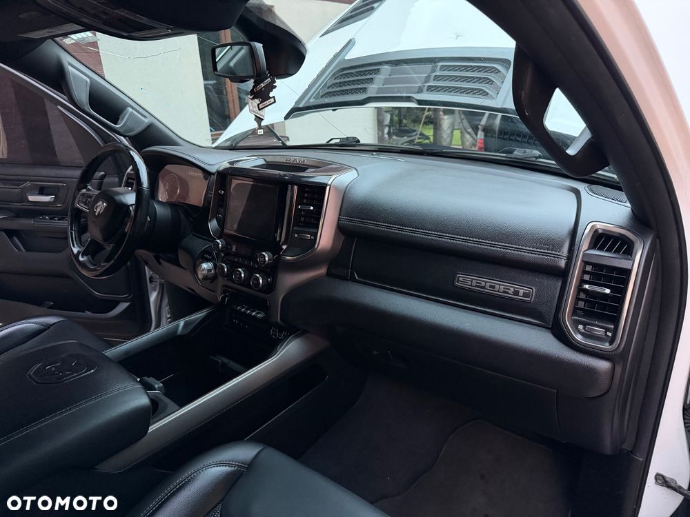 Dodge RAM - 28
