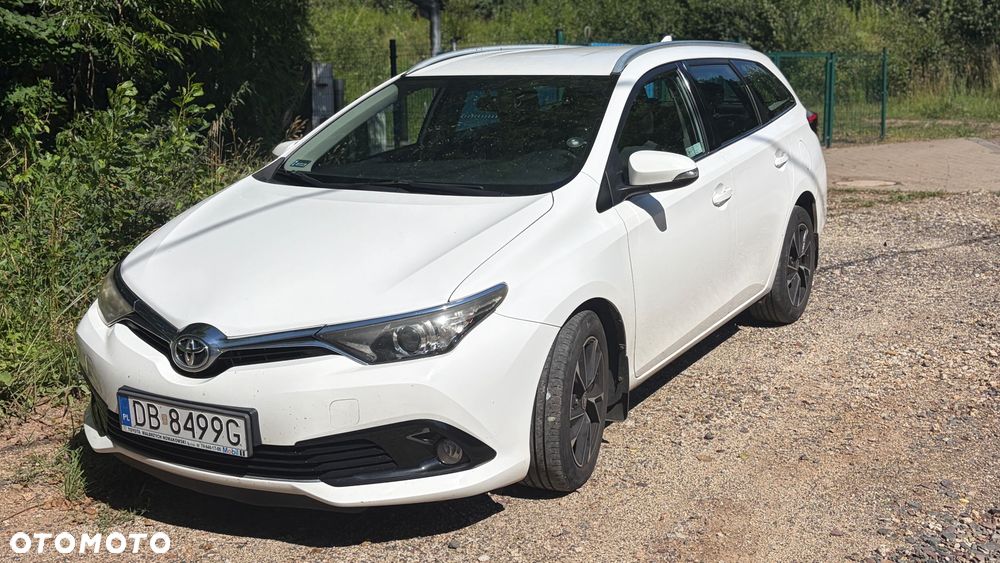 Toyota Auris 1.4 D-4D Premium - 3