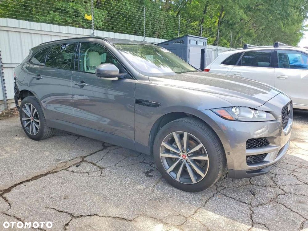 Jaguar F-Pace - 6