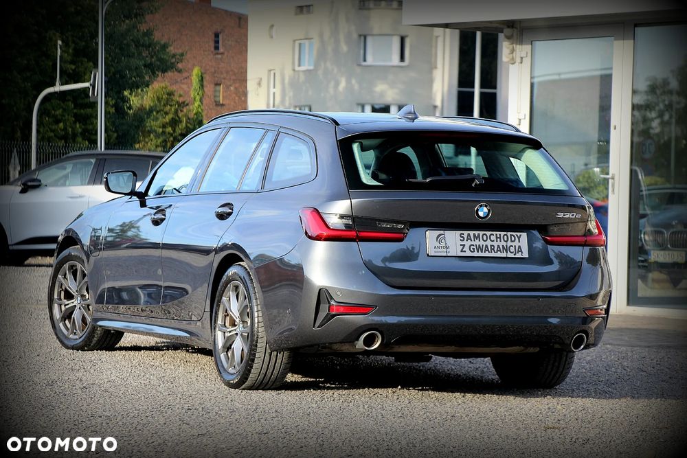 BMW Seria 3 330e Sport Line - 5