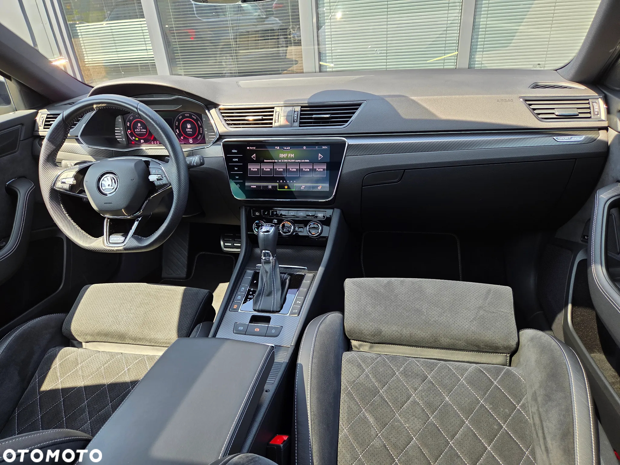 Skoda Superb 2.0 TDI 4x4 Sportline DSG - 37