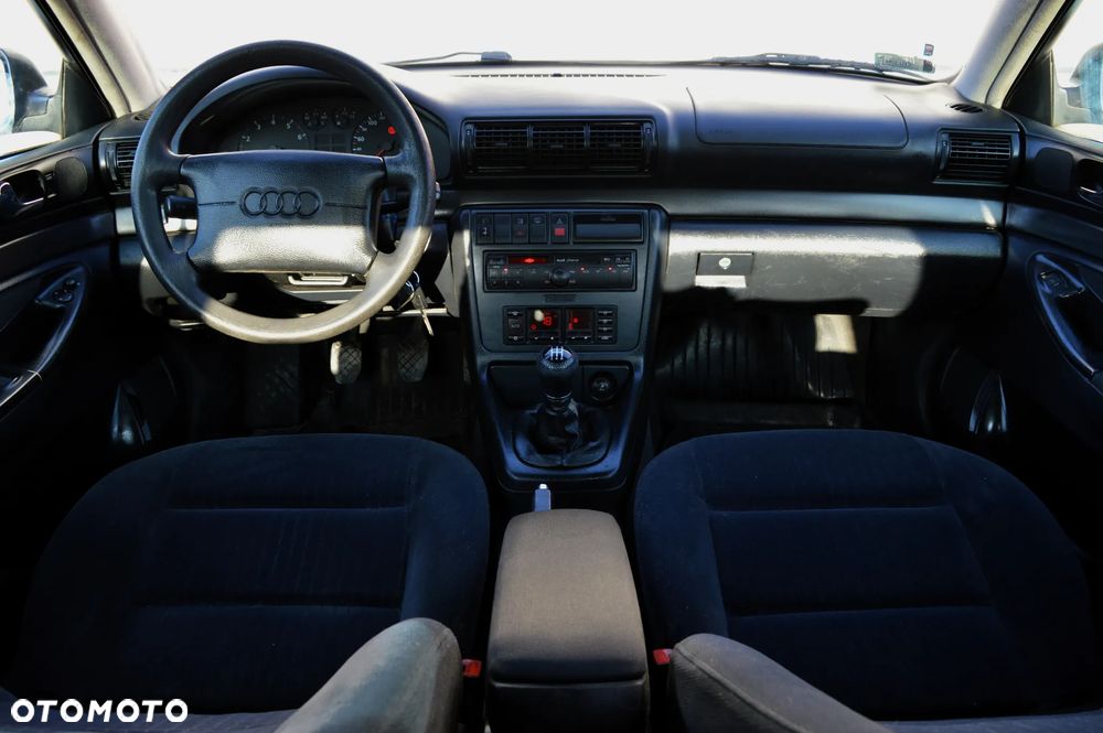 Audi A4 Limousine - 9