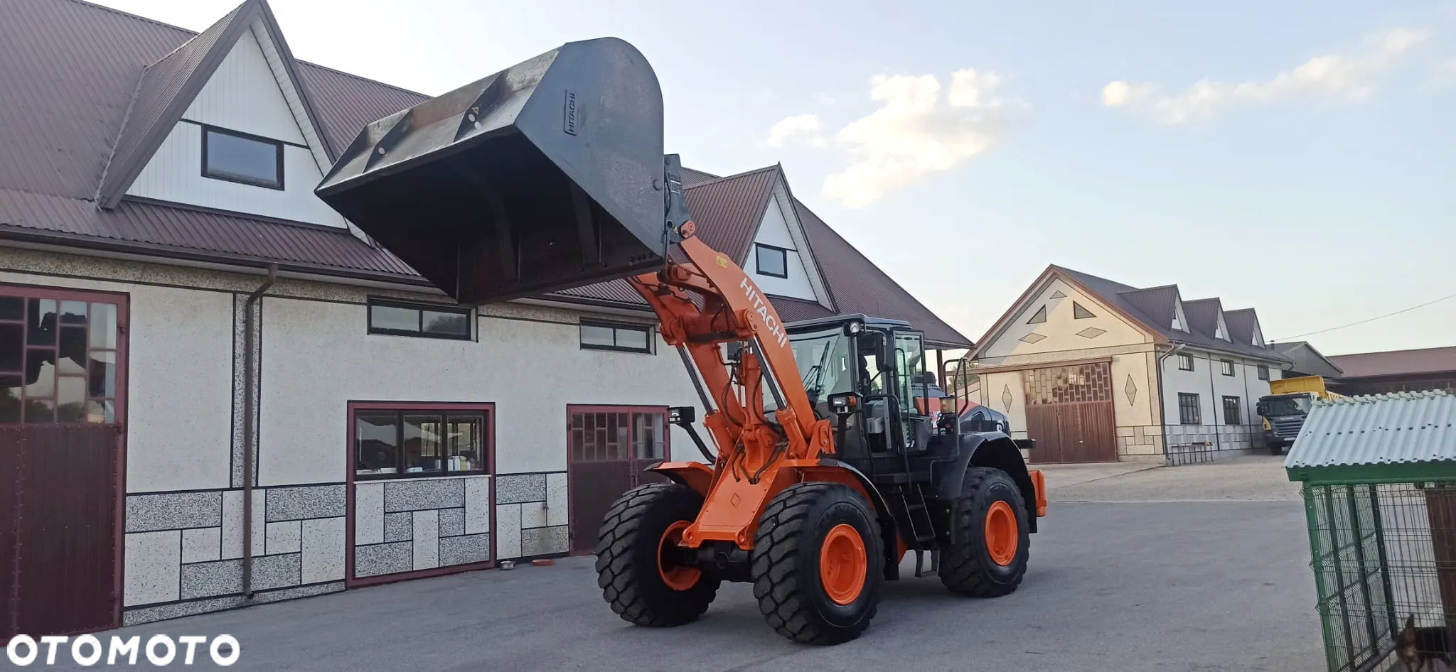 Hitachi ZW220-6 - 19