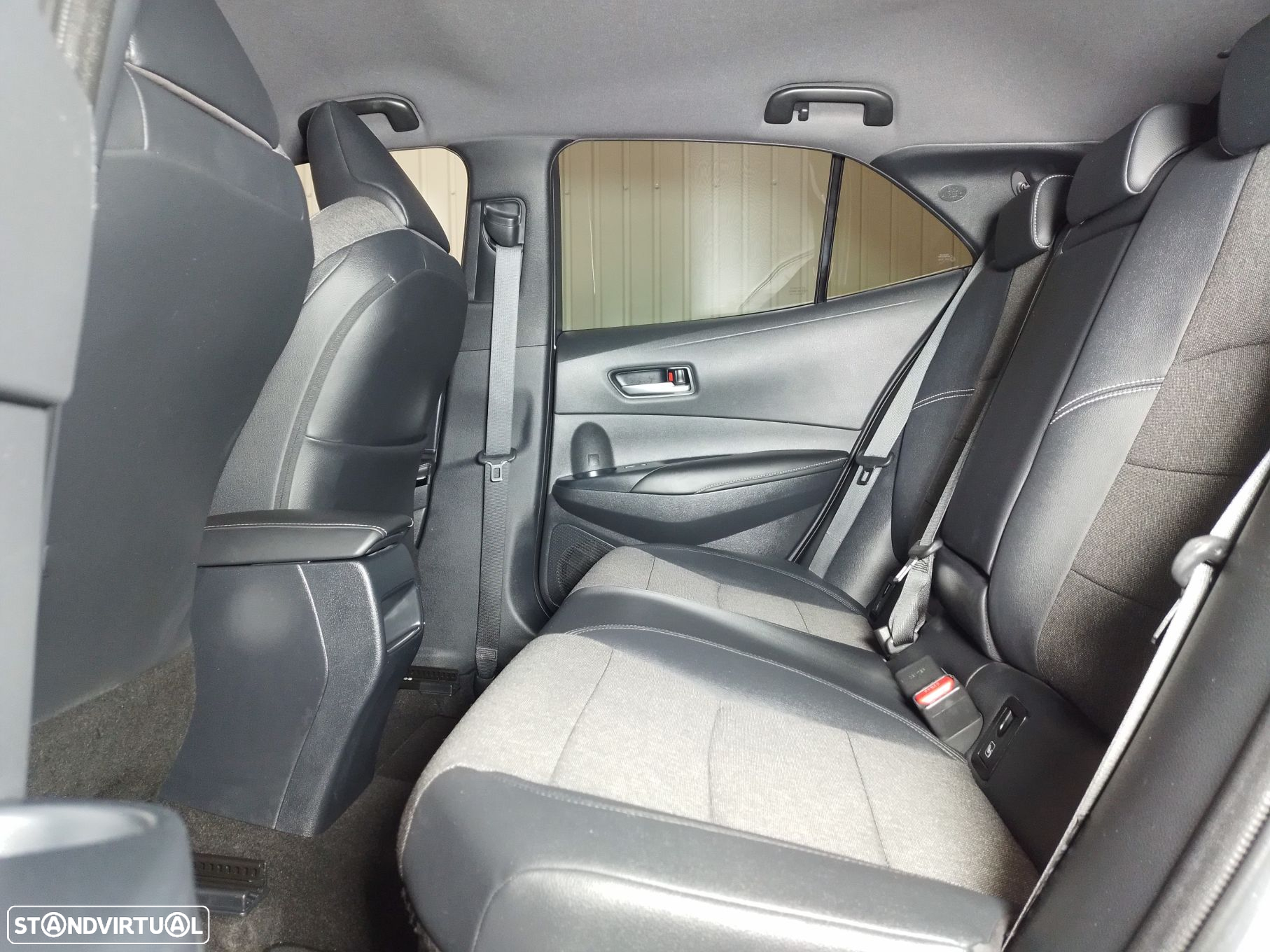 Toyota Corolla 1.8 Hybrid Comfort+P.Sport - 8