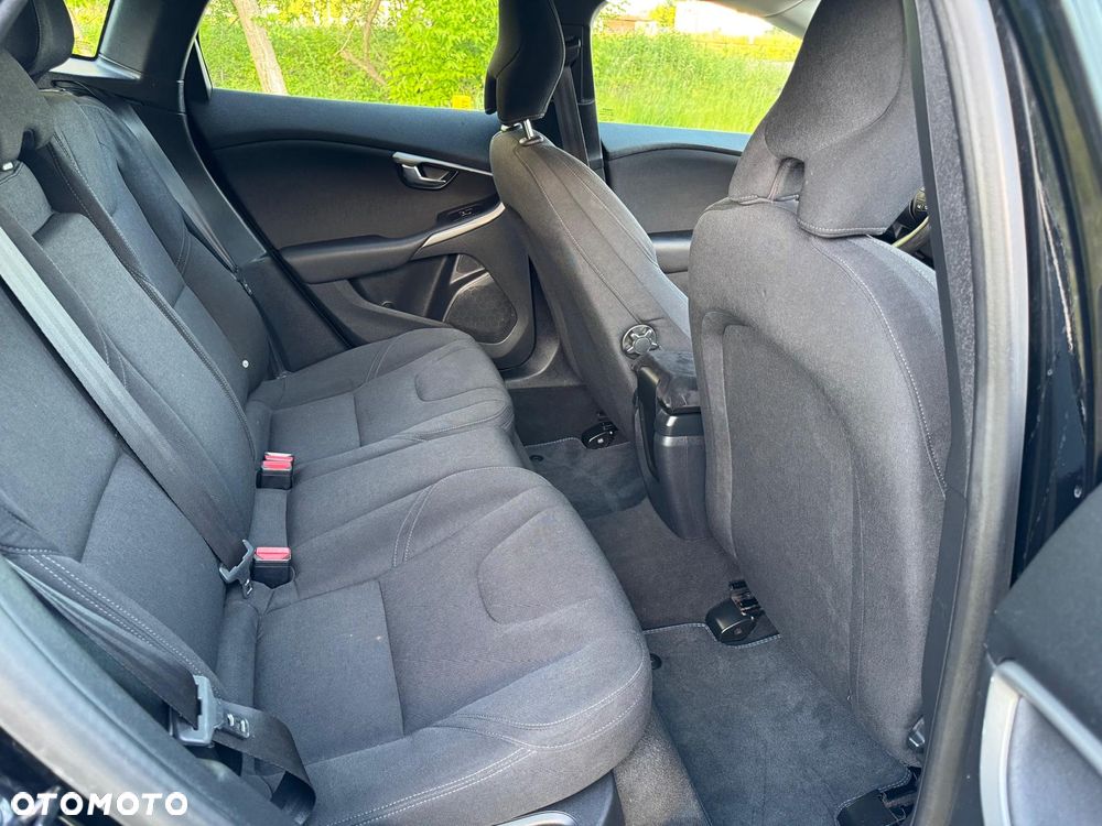 Volvo V40 D2 Momentum - 21