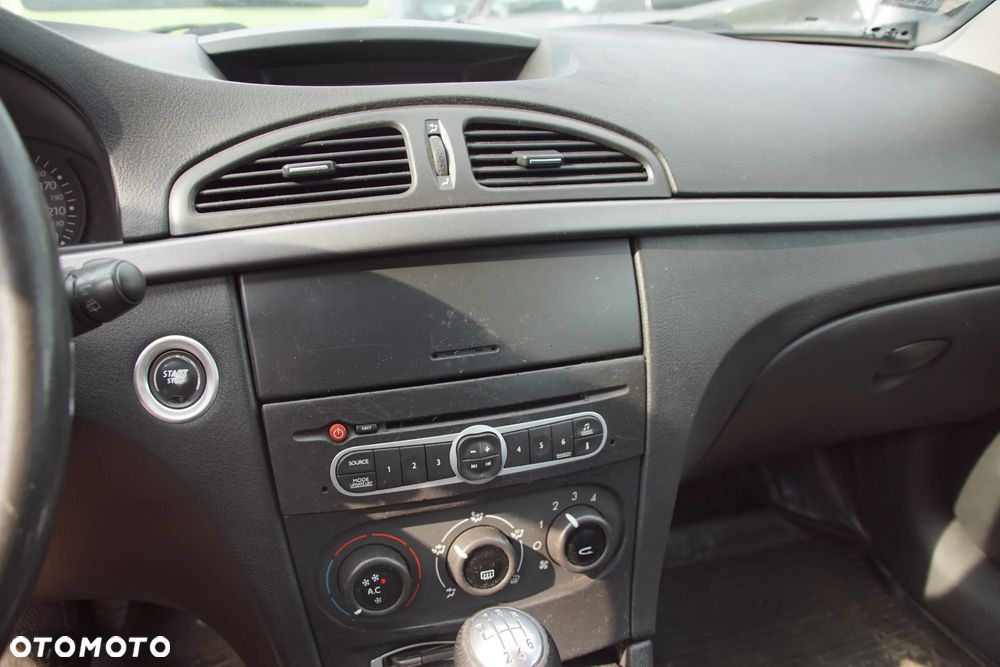 Auto na części - Renault Laguna II Lift 1.9 DCI 110 KM F9Q674 PK6068 TEB66 2005R Silnik Skrzynia Drzwi Maska Błotnik Zderzak Klapa Lampa Lusterko Klamka Szyba Deska Kokpit Sterownik Moduł Czujnik Licznik Wyświetlacz Panel Kierownica - 13