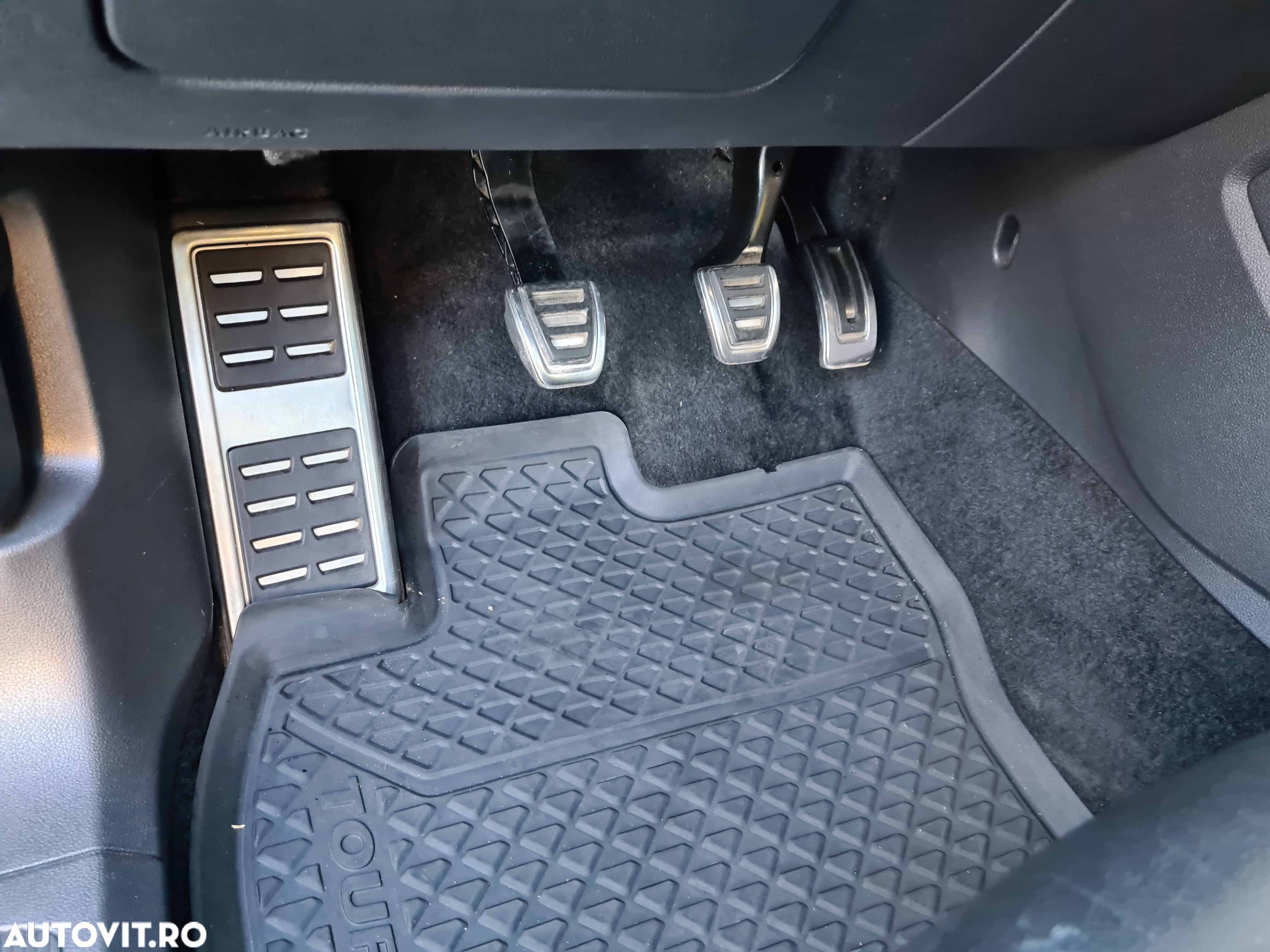 Volkswagen Touran - 17