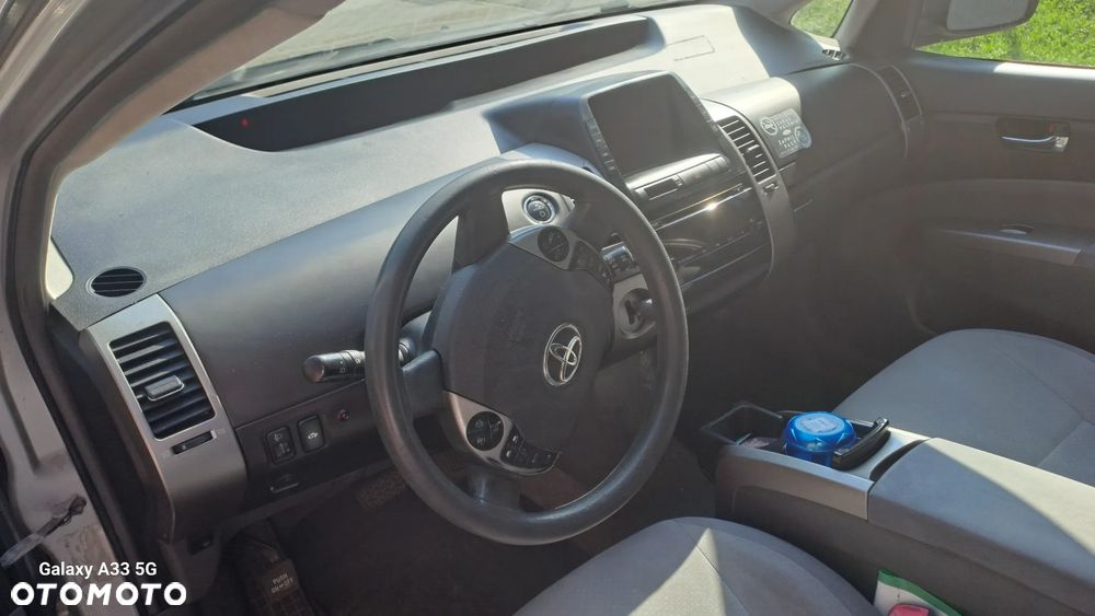 Toyota Prius 1.5 VVT-i Prestige - 2
