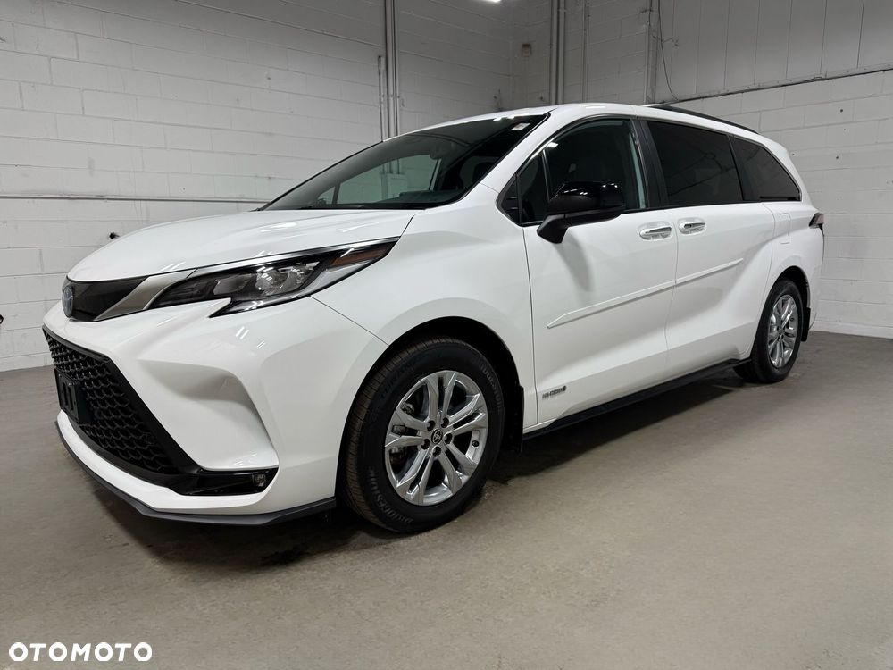 Toyota Sienna - 1