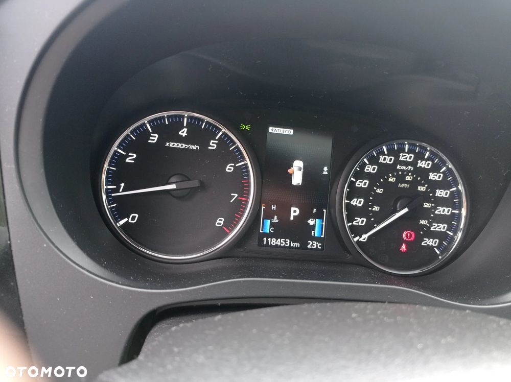 Mitsubishi Outlander - 17