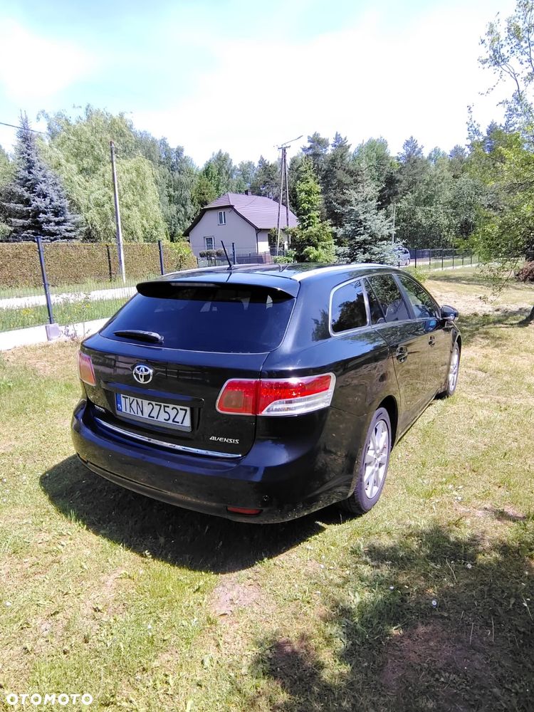 Toyota Avensis - 2