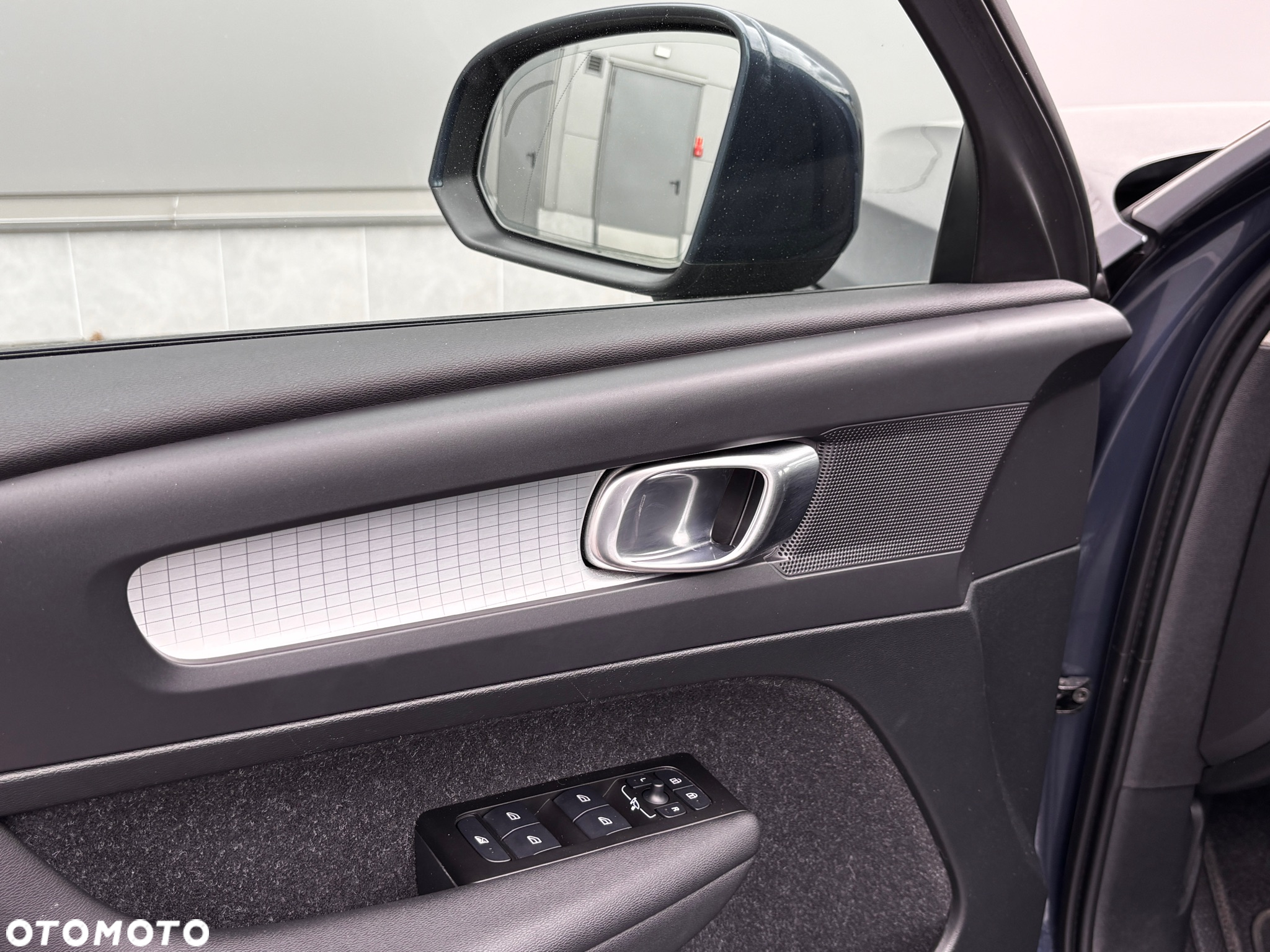 Volvo XC 40 T3 Geartronic Momentum Pro - 19