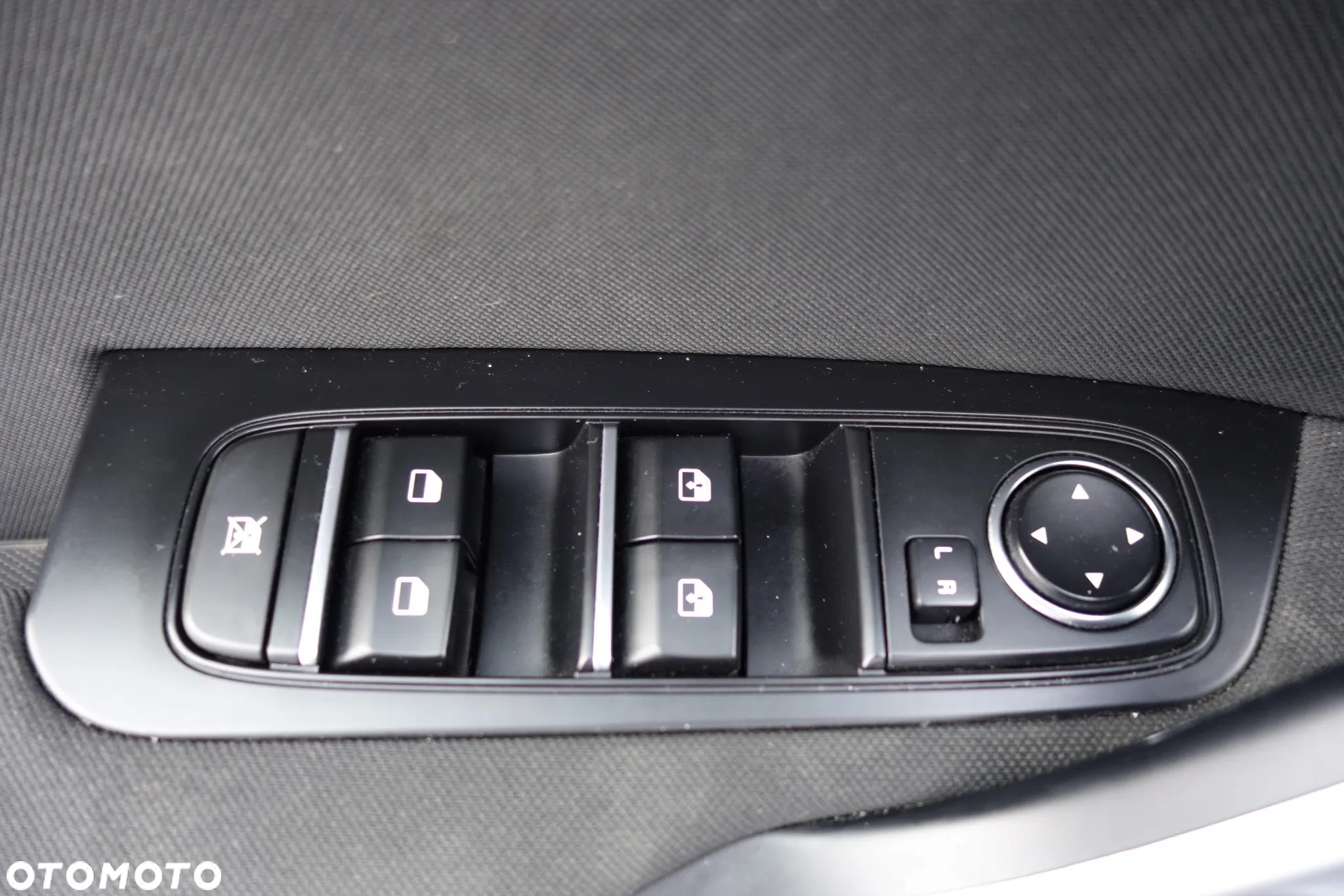 Kia Ceed - 12