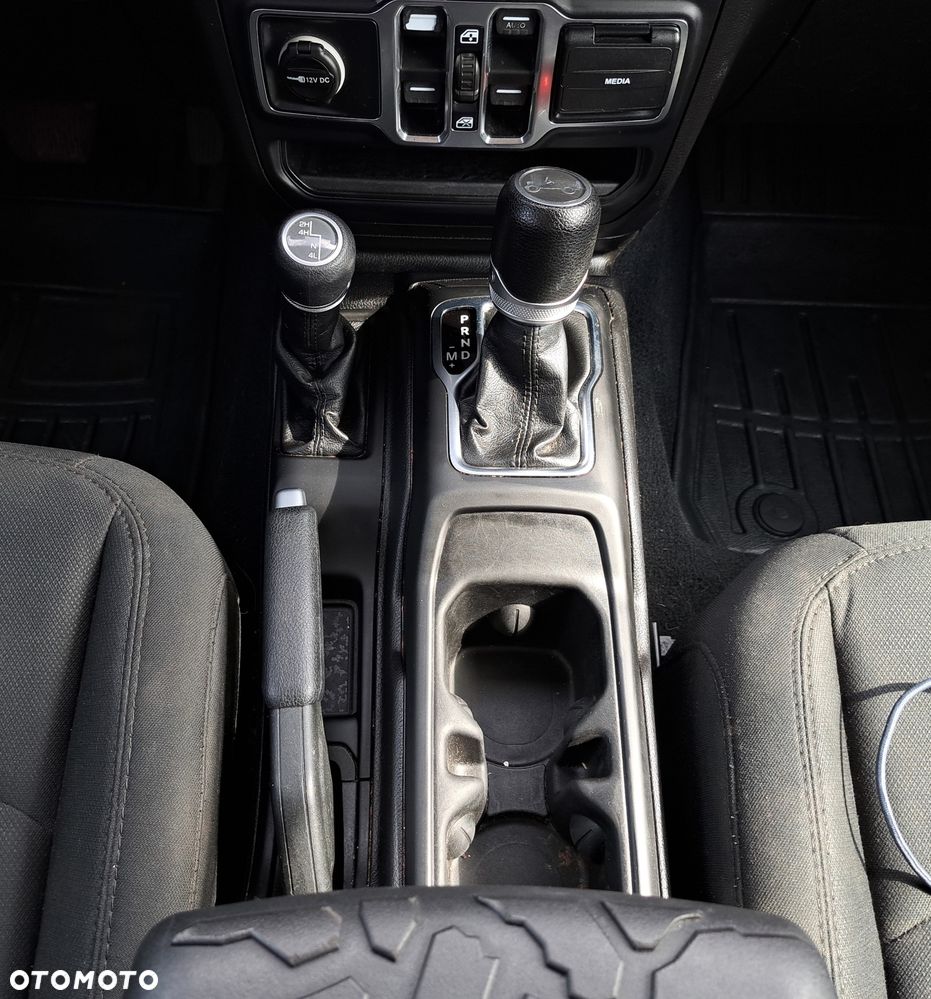 Jeep Wrangler 3.6 Unlim X - 20