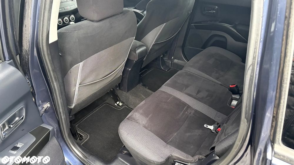 Mitsubishi Outlander 2.4 2WD Plus - 14