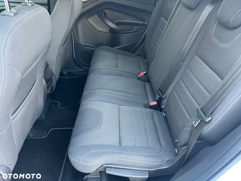 Ford Kuga - 25