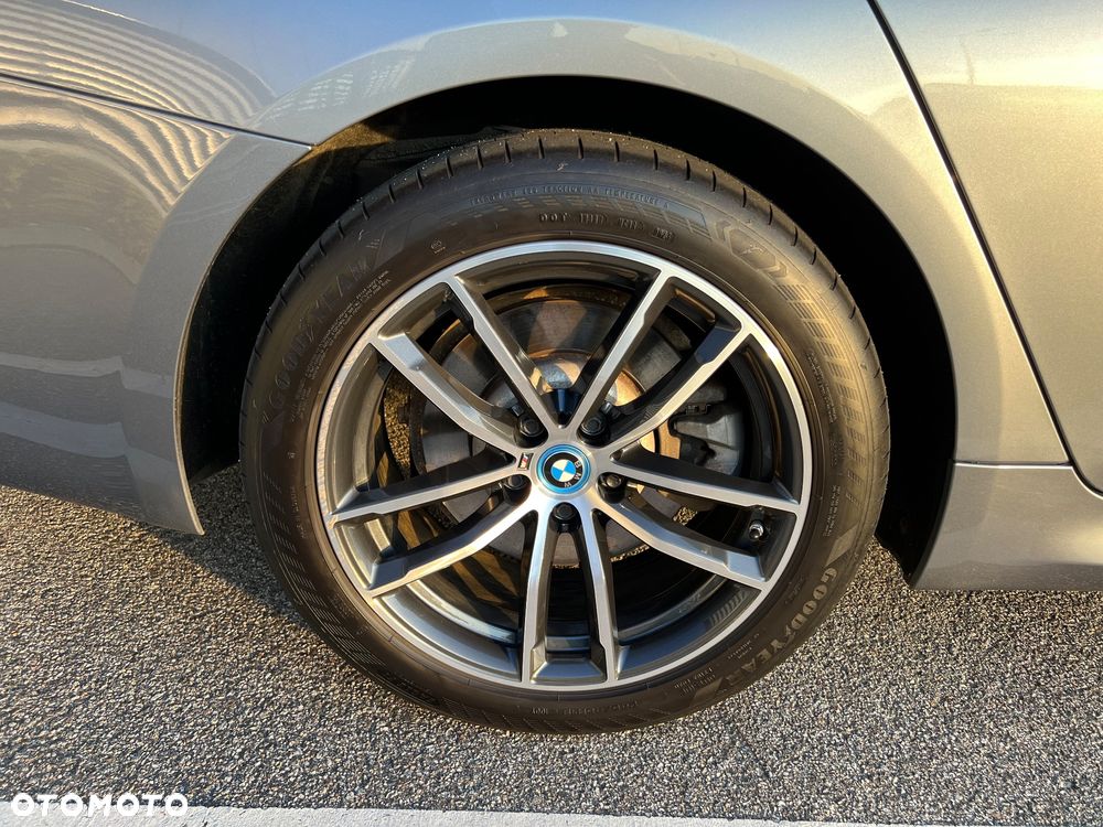 BMW Seria 5 530e xDrive M Sport sport - 25