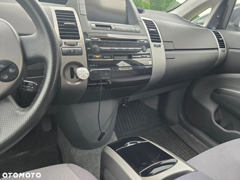 Toyota Prius 1.5 VVT-i Sol - 14
